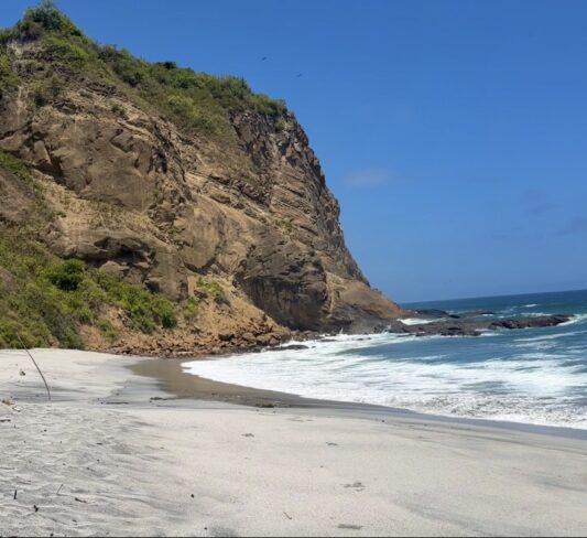 Las mejores playas de Ecuador: nuestra experiencia en Los Frailes, Montañita y Salinas